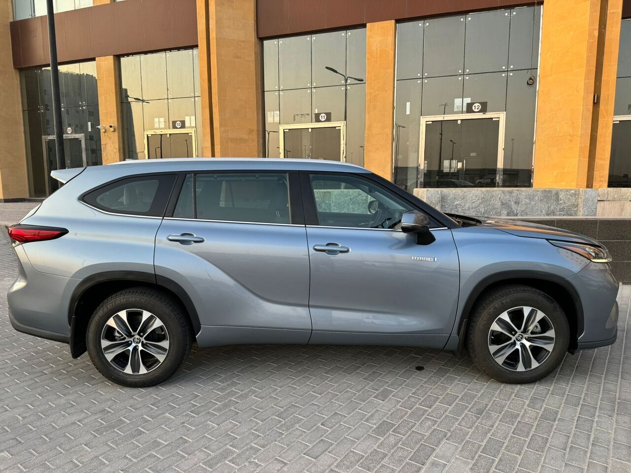 Dammam, Vehicles, Cars & Trucks , SAR 115000,  Toyota Highlander Hybrid,  2023,  Automatic,  65000 KM,    GLE
