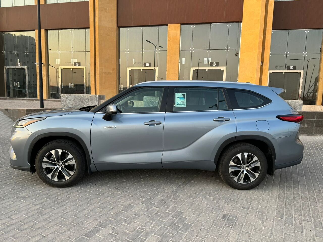 Dammam, Vehicles, Cars & Trucks , SAR 115000,  Toyota Highlander Hybrid,  2023,  Automatic,  65000 KM,    GLE