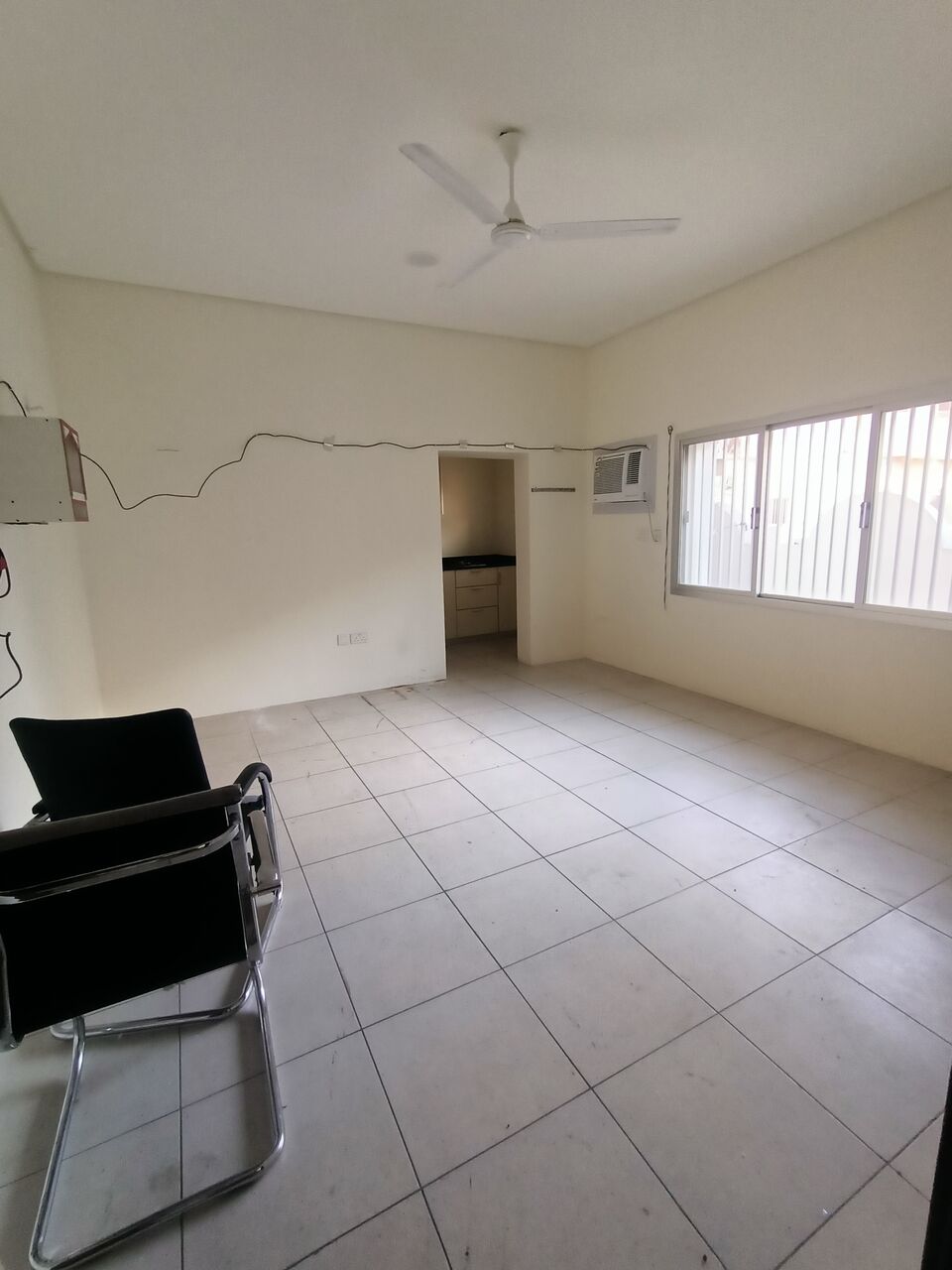 Hoora, Apartments, Flats, Houses & Villas, BHD 150/month,  1 BR,  Semi Furnished 1 Bedroom Flat For Rent In Gudaibiya With Electricity