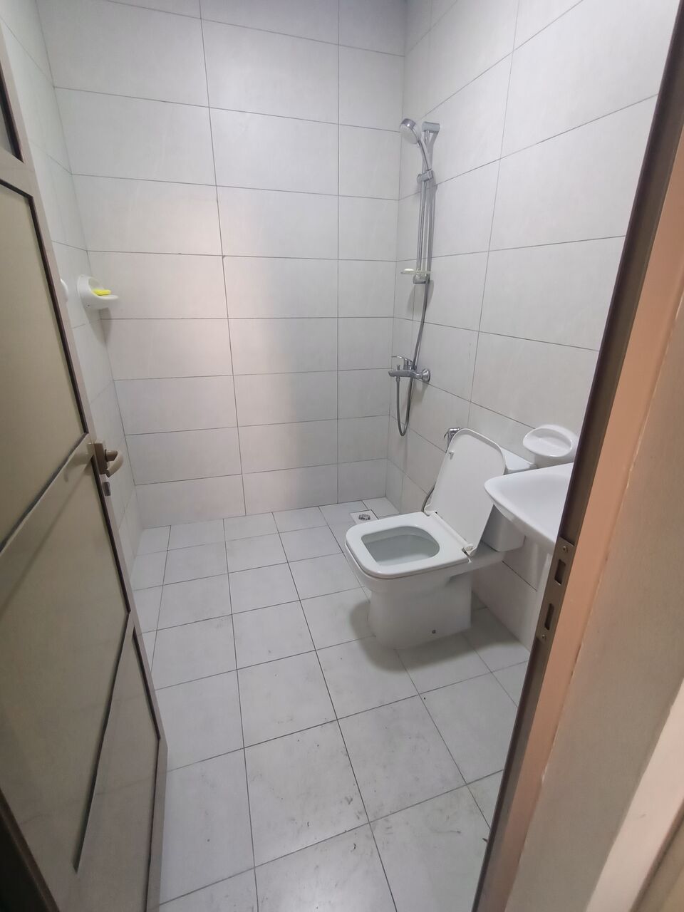 Hoora, Apartments, Flats, Houses & Villas, BHD 150/month,  1 BR,  Semi Furnished 1 Bedroom Flat For Rent In Gudaibiya With Electricity