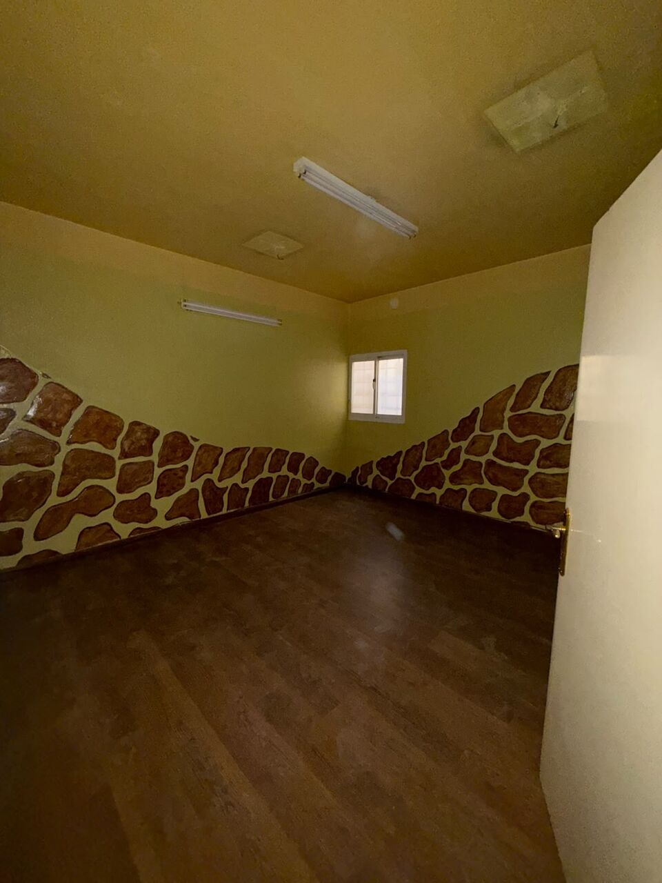 Riyadh, Apartments, Flats, Houses & Villas, SAR 25000/year,  3 BR,  3Rooms Hall Family Apartment Available Near King Fahad Road Behind Souq Bin Dayel