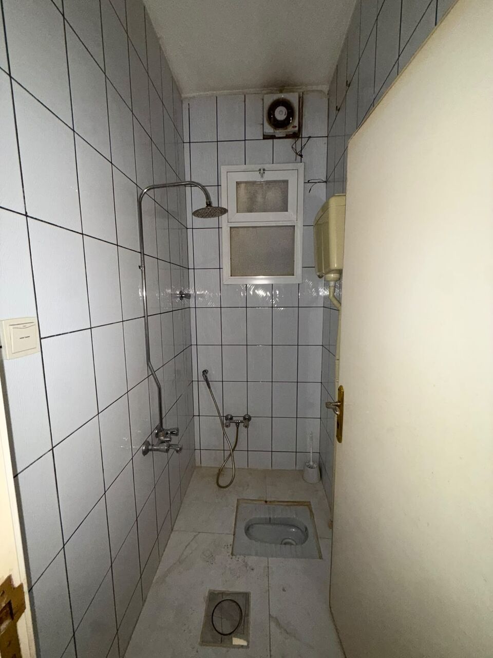 Riyadh, Apartments, Flats, Houses & Villas, SAR 25000/year,  3 BR,  3Rooms Hall Family Apartment Available Near King Fahad Road Behind Souq Bin Dayel