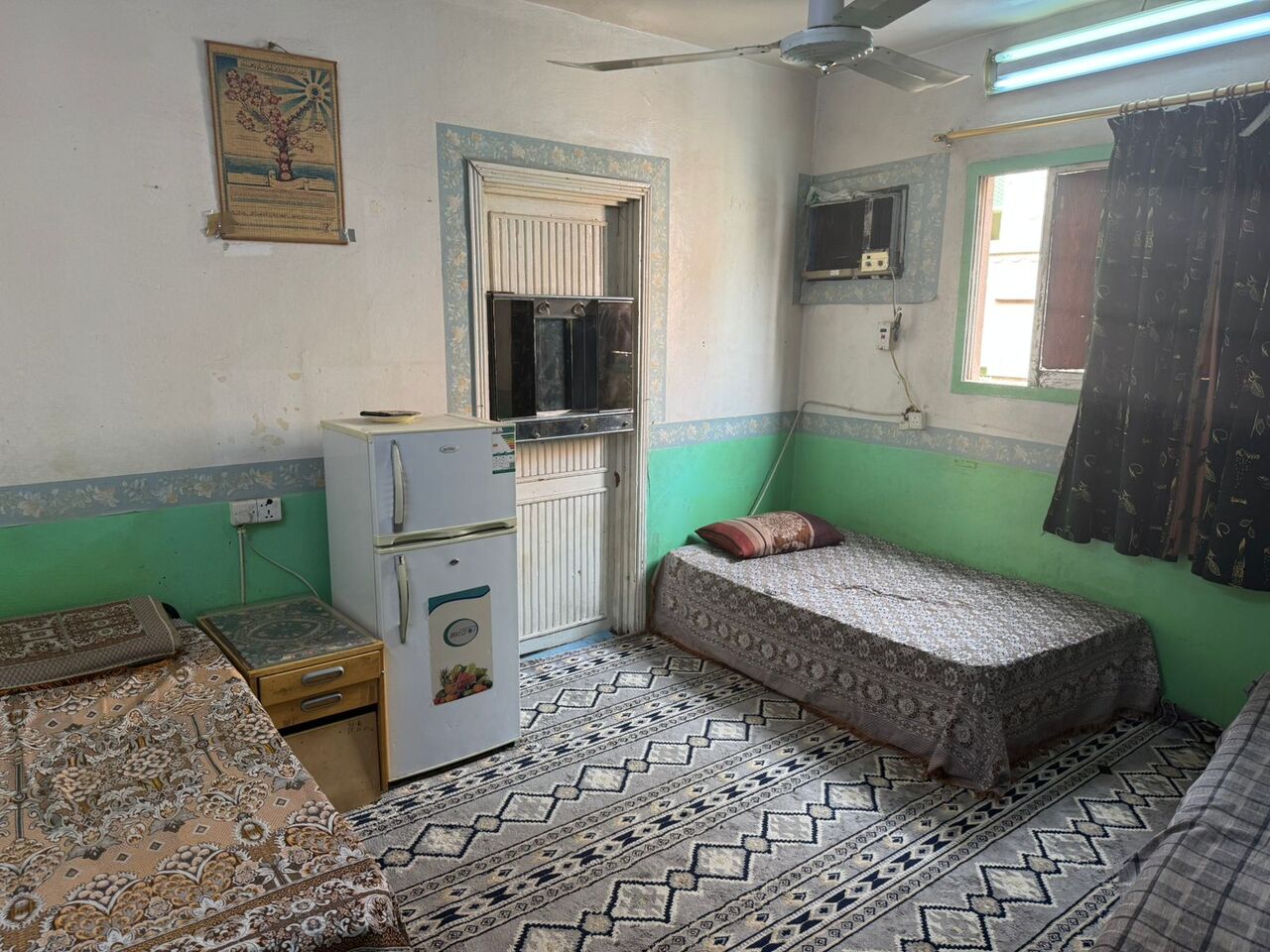 Manfouha, Rooms for Rent, SAR 400/month,  Furnished,  Bed Space Available In Front Of Manfouha Matero Station (Blue Line)