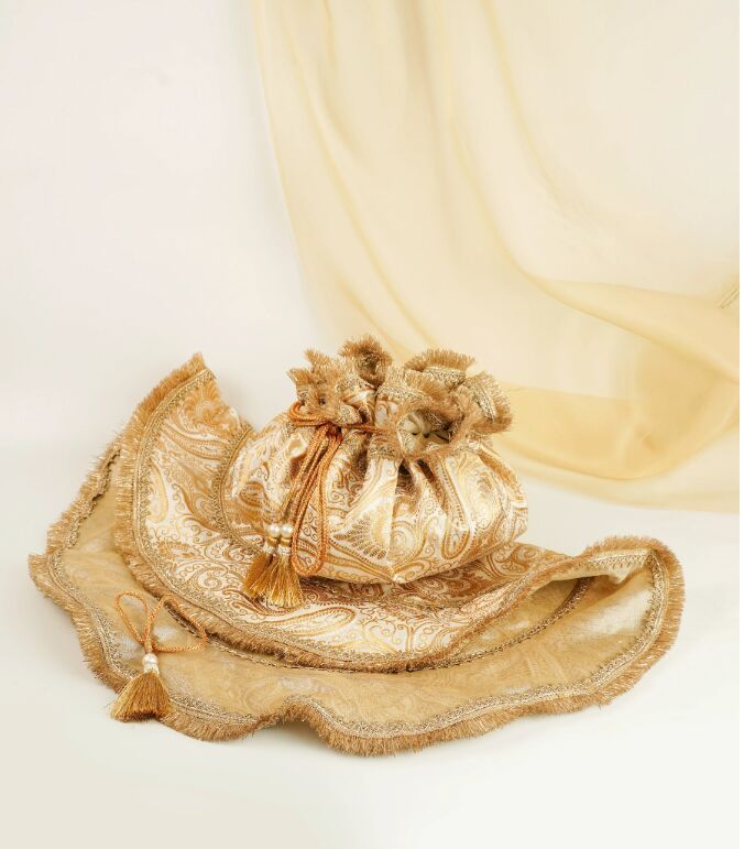 Mumbai, Materials, INR 530,  Premium Handcrafted Saree And Suit Covers For Wedding Gift