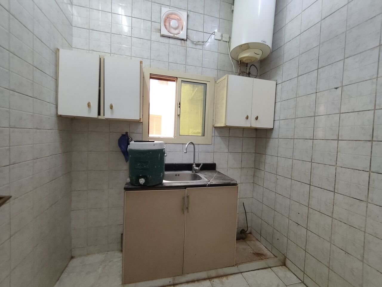 Manama, Apartments, Flats, Houses & Villas, BHD 100/year,  1 BR,  Um Al Hassam:- 1Bhk Unfurnished Flat On Rent..