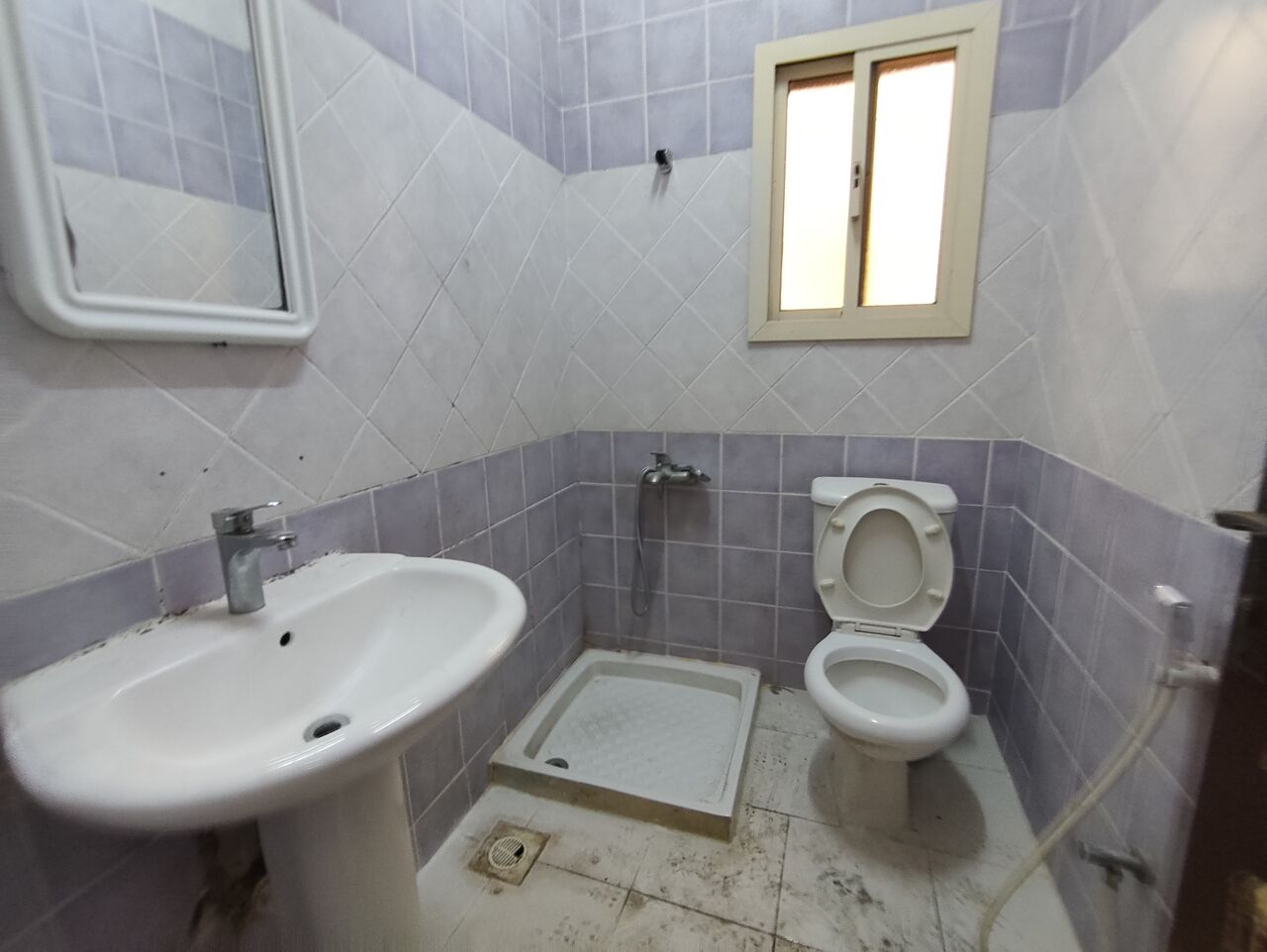 Manama, Apartments, Flats, Houses & Villas, BHD 100/year,  1 BR,  Um Al Hassam:- 1Bhk Unfurnished Flat On Rent..