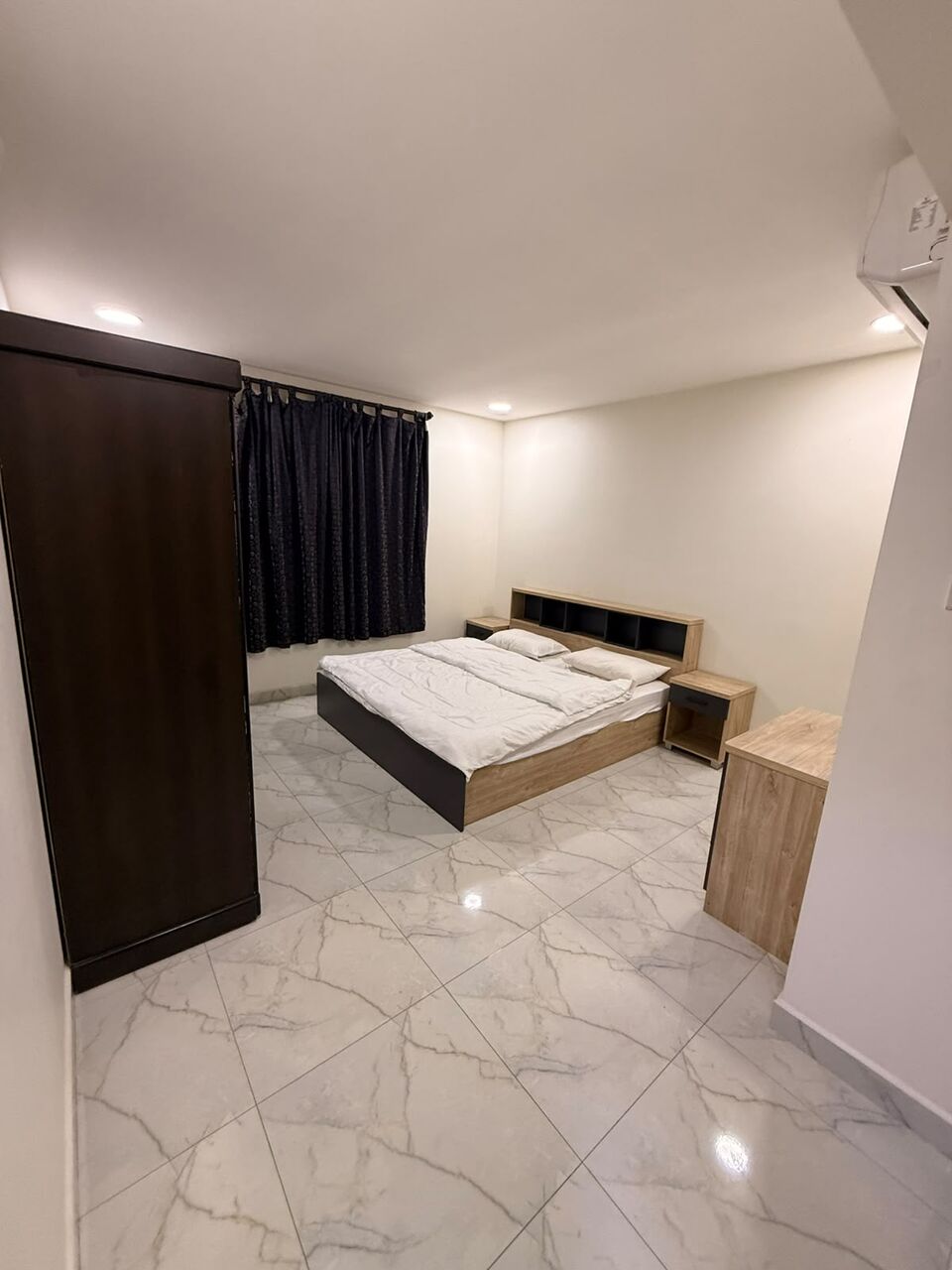Manama, Apartments, Flats, Houses & Villas, BHD 300/month,  Furnished,  2 BR,  FLAT FOR RENT