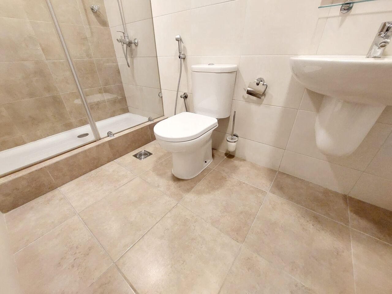Manama, Apartments, Flats, Houses & Villas, BHD 450/month,  Furnished,  2 BR,  LUXURY FURNISHED TWO BEDROOM FLAT FOR RENT IN UM AL HASSAM