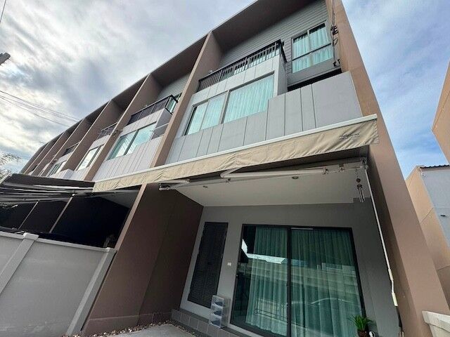 Bangkok, Villas, THB 35000,  18 Sq. Feet,  BH4354 ให้เช่าทาวน์โฮม 3 ชั้น หลังริม บ้านก