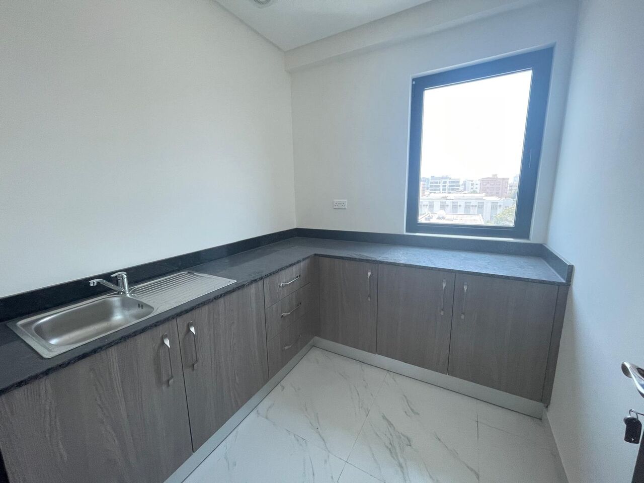 Adliya, Apartments, Flats, Houses & Villas, BHD 450/month,  Office For Rent In Adliya New Building