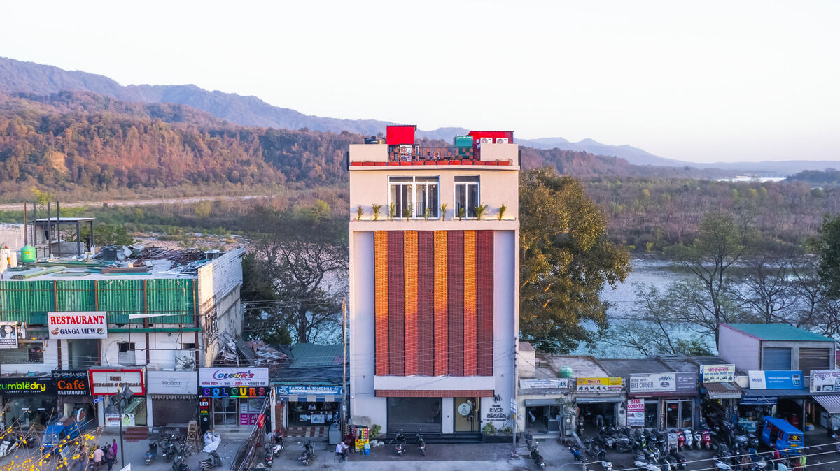Mumbai, Restaurants, Comfortable Riverside Stay In Rishikesh Near The Ganga