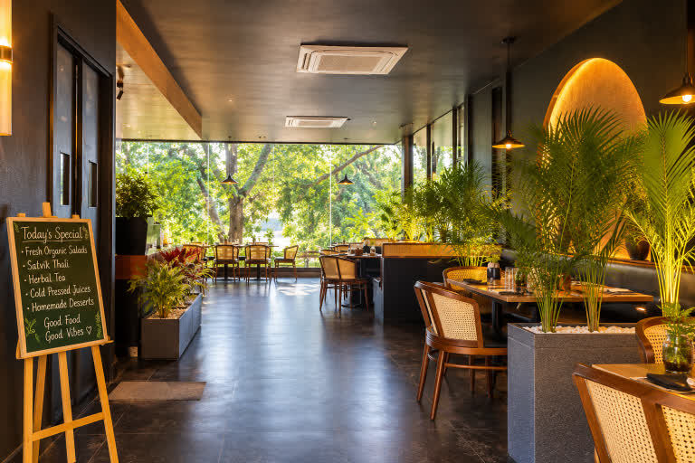 Mumbai, Restaurants, Comfortable Riverside Stay In Rishikesh Near The Ganga