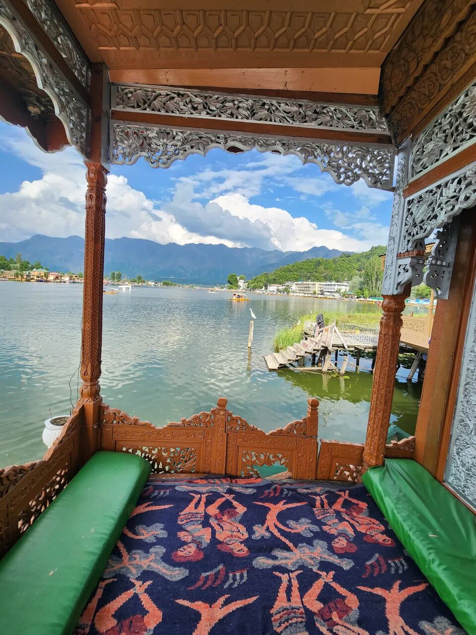 Mumbai, Travel, Srinagar Delights Tour  4 Nights PACKAGE CATEGORY : Family, Group DESTINATIONS COVERED : 4