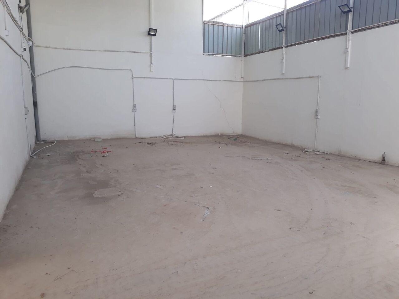 Hamala, Shops, BHD 200,  6030 Sq. Meter,  Rent Fabrication Workshop Or Car Garage,Contact On Whats App: 35317080