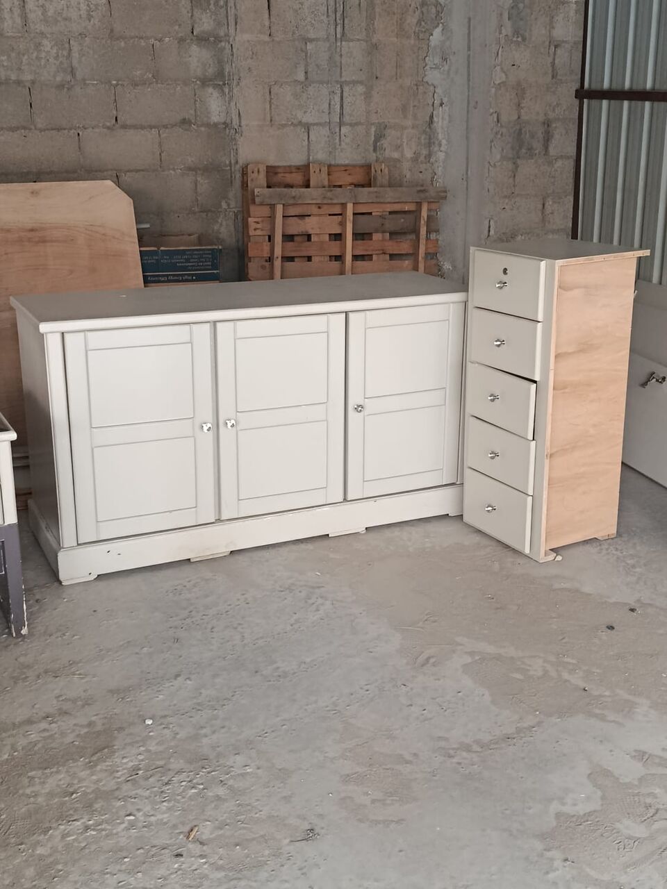 Al Rakah Al Janubiyah, Furniture, SAR 1500,  Premium-Bedroom Set-Modern & Stylish-1. 2xSingle Bed  2. 2xWardrobe  3. 2xbedside Table 4.