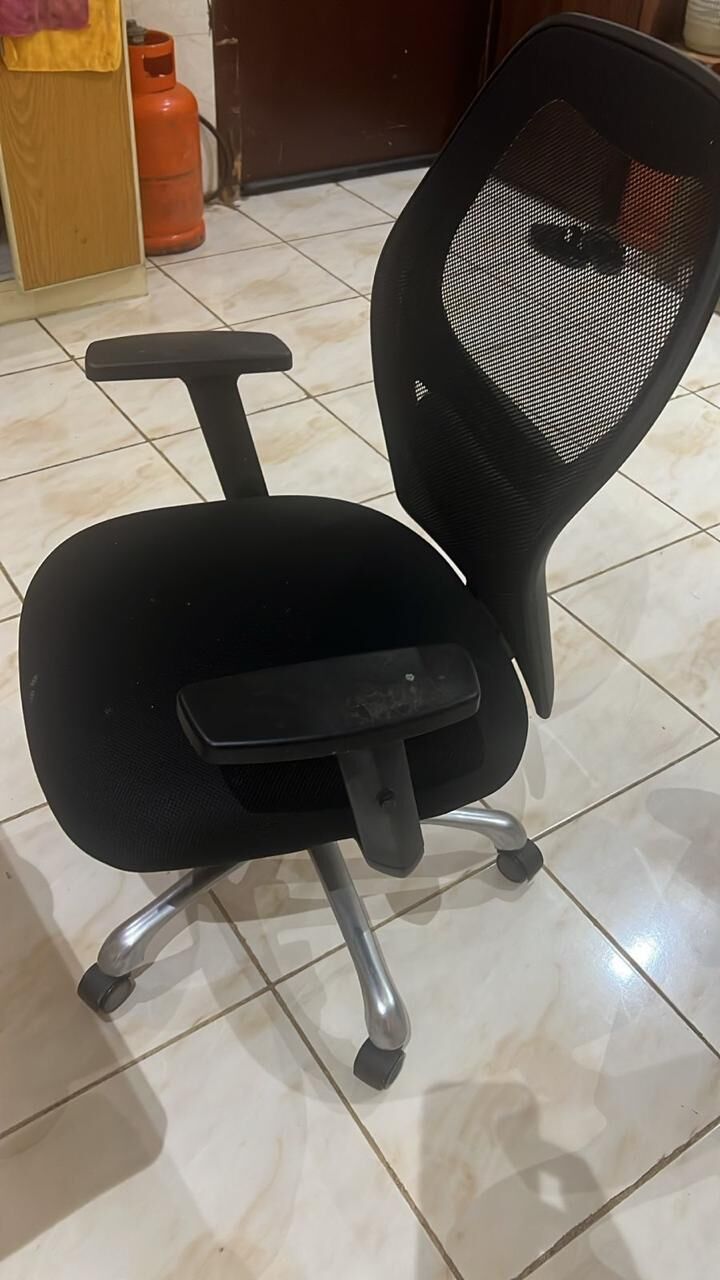 Riyadh, Air Conditioners, SAR 4000,  House Hold Item  AC,Shoba ,chair