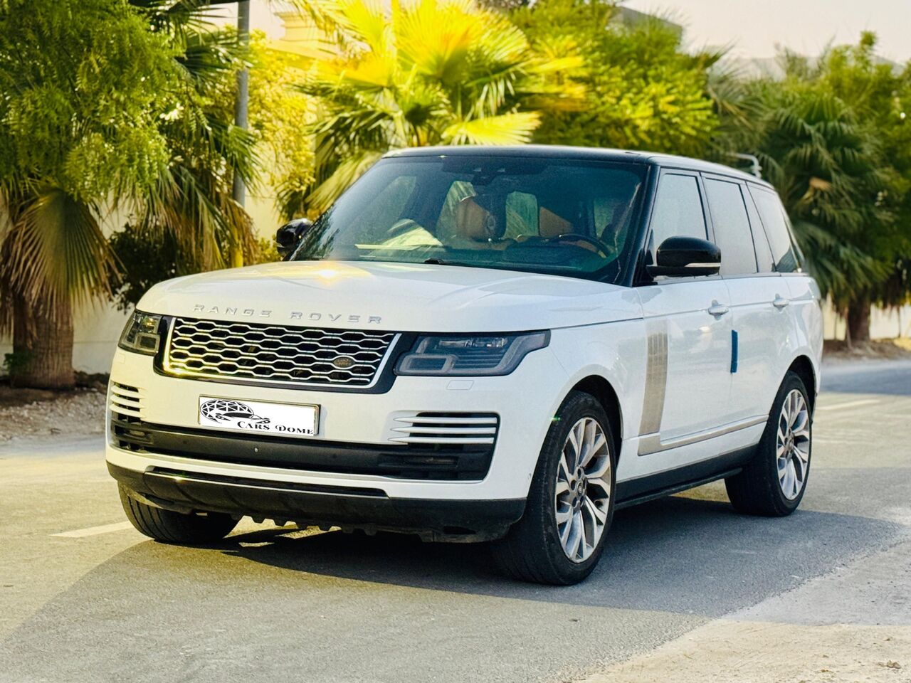 Manama, Vehicles, Cars & Trucks , BHD 15000,  Land Rover Range Rover,  2018,  185000 KM,  Vogue - Full Option - Clean Car