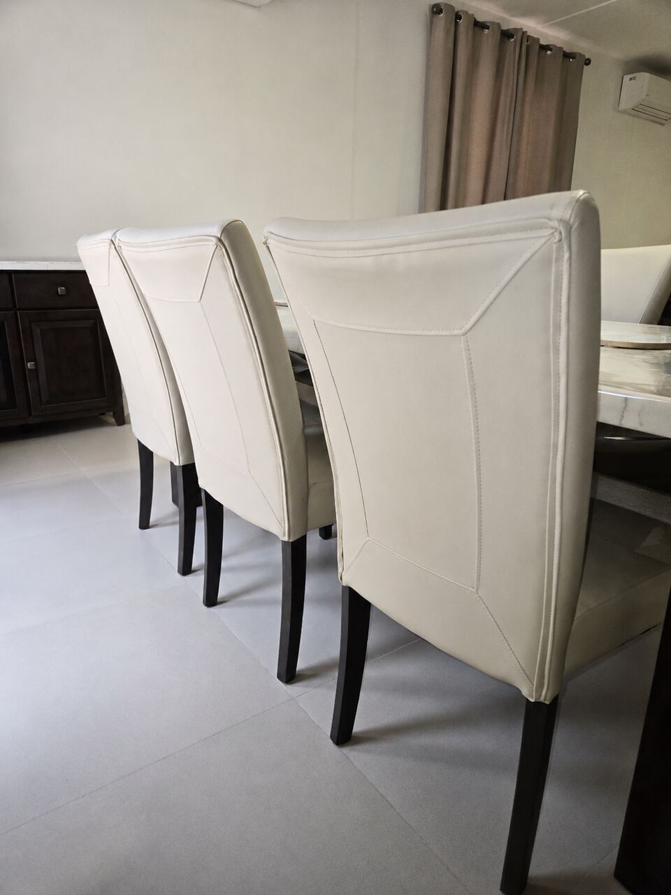 Riyadh, Furniture, SAR 2650,  House Clearance: Marble-top Solid Wood Dining Table Elegant 8-seater
