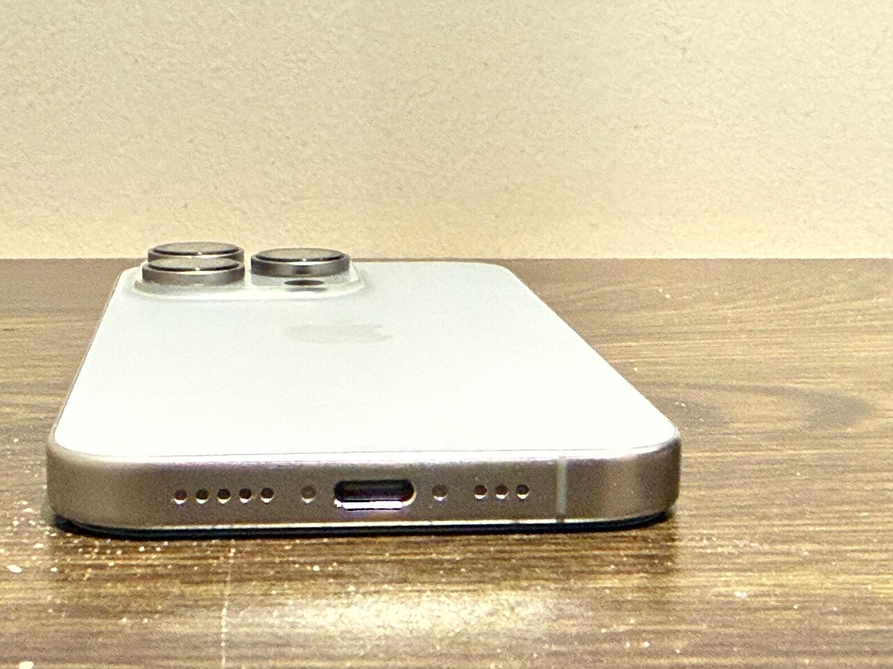 Olaya, Mobile Phones, SAR 2800,  Apple IPhone 15 Pro 128gb Natural Titanium In Mint Condition