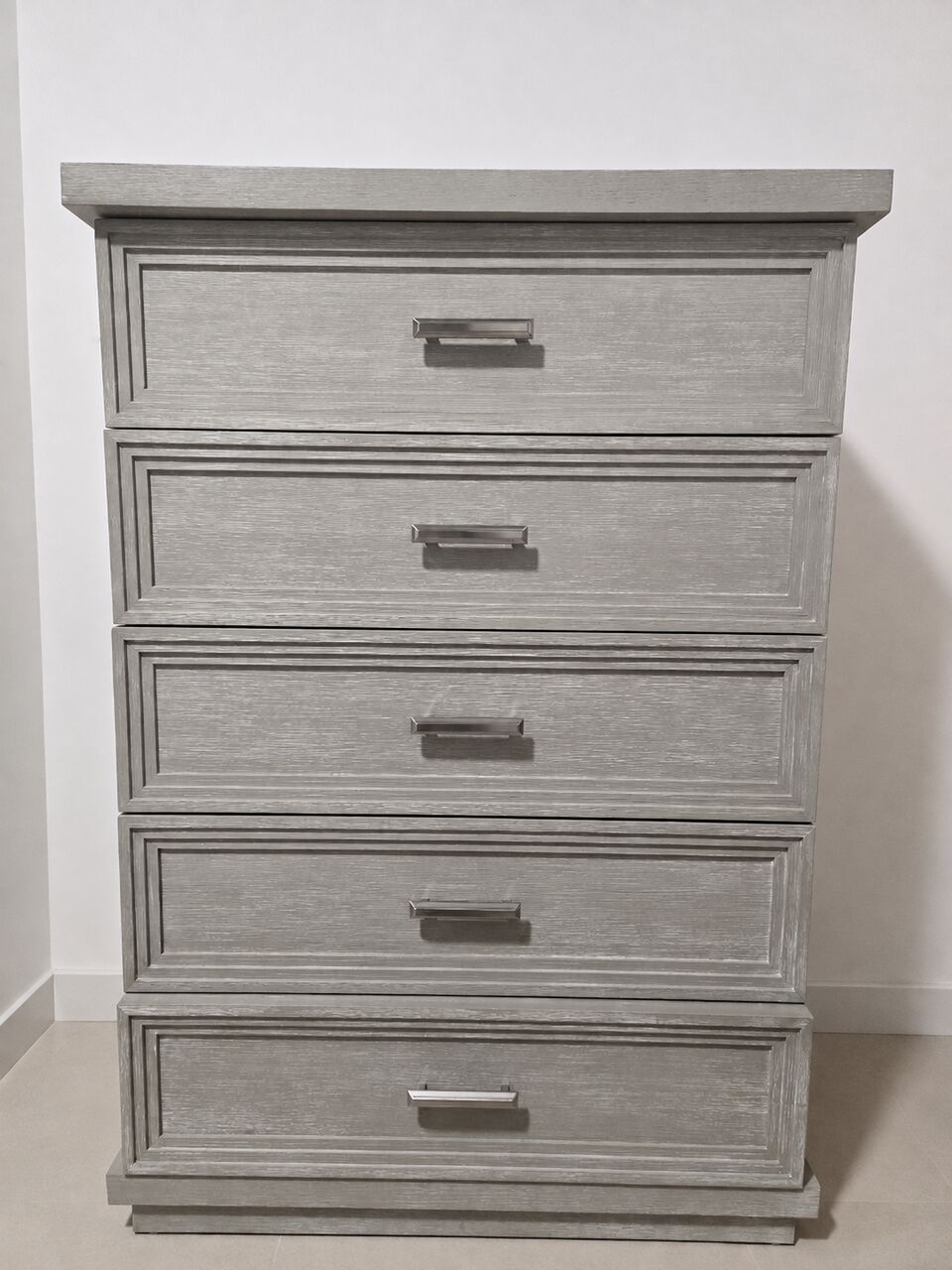Riyadh, Furniture, SAR 1550,  House Clearance: Solid Wood Chest Of 5-Drawers