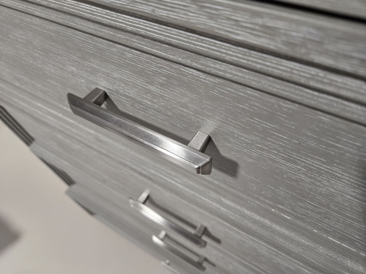 Riyadh, Furniture, SAR 1550,  House Clearance: Solid Wood Chest Of 5-Drawers