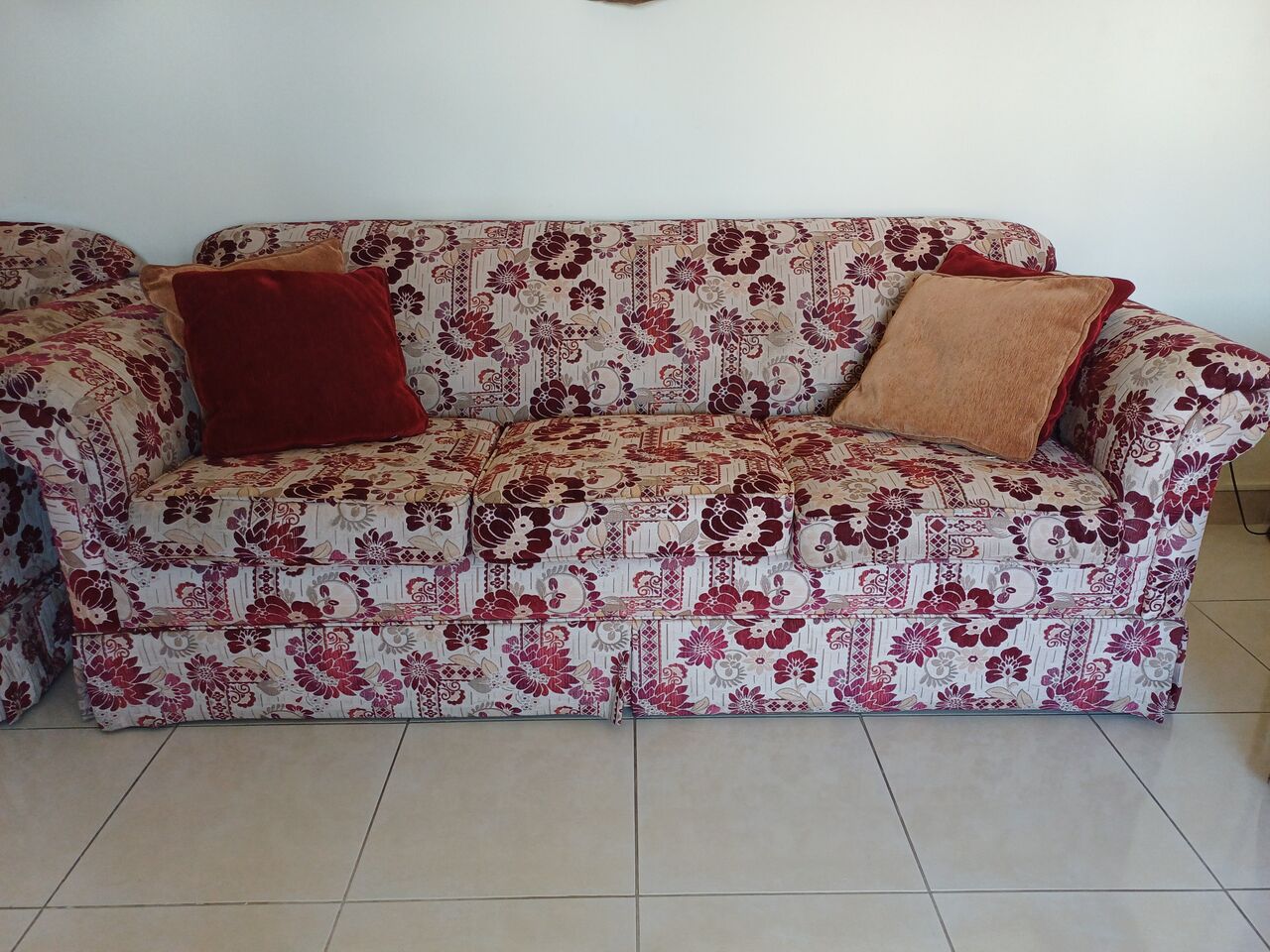 Adliya, Furniture, BHD 35,  Sofa Set With Cushions And Centre Table