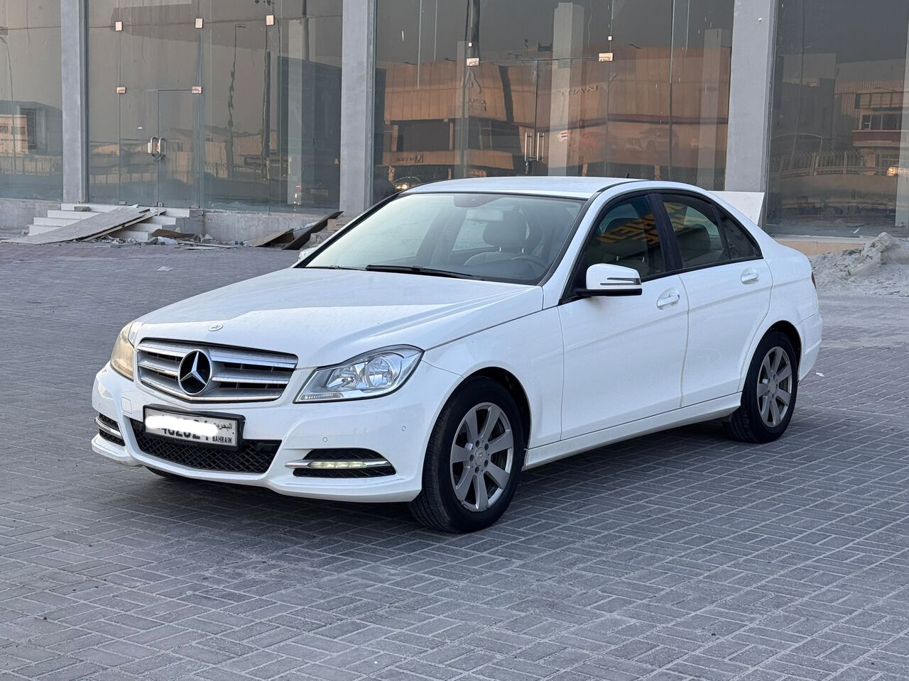 Manama, Vehicles, Cars & Trucks , BHD 2950,  Mercedes Benz C-180,  2014,  Automatic,  168850 KM,   /  (White)