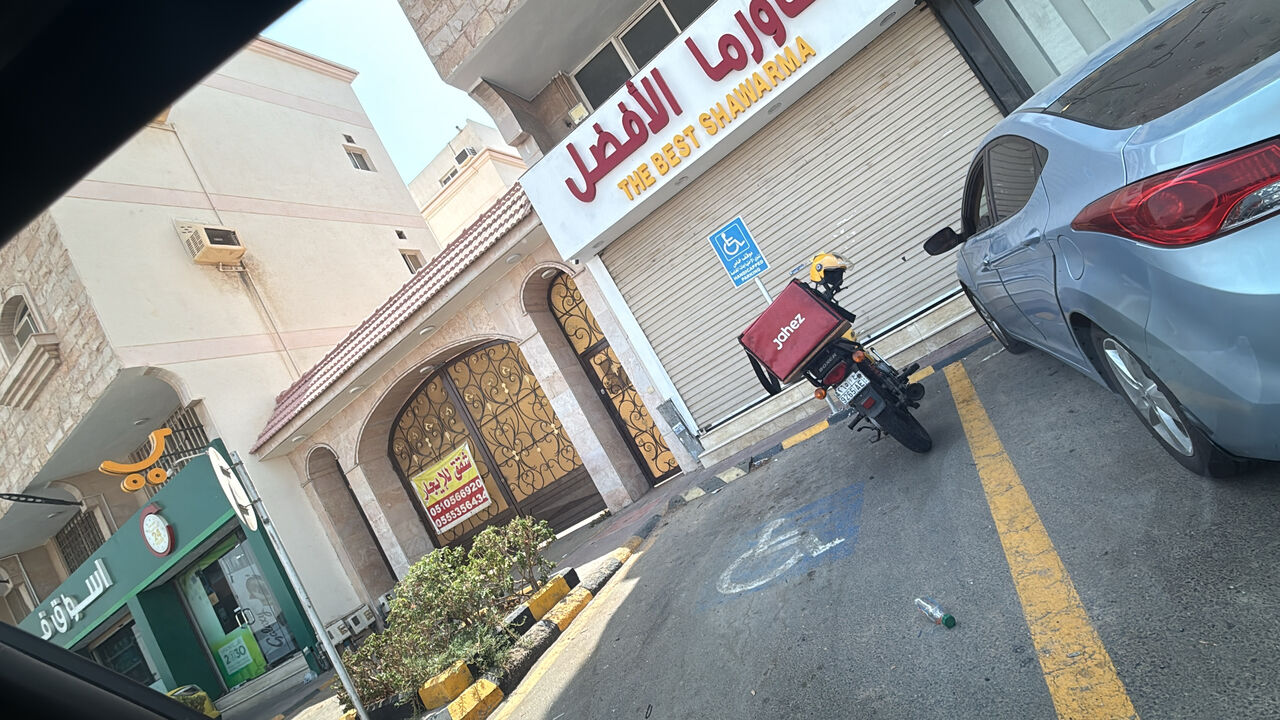 Jeddah, Rooms for Rent, SAR 1000/month,  Room Available With Seperate Bathroom And Sharing Kitchen