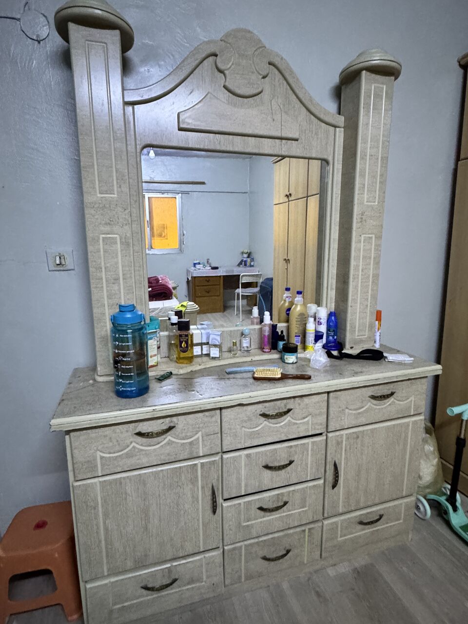 Al Malaz, Furniture, SAR 2000,  King Size Bed, Wardrobe & Dressing, Sofa, Dinning Table