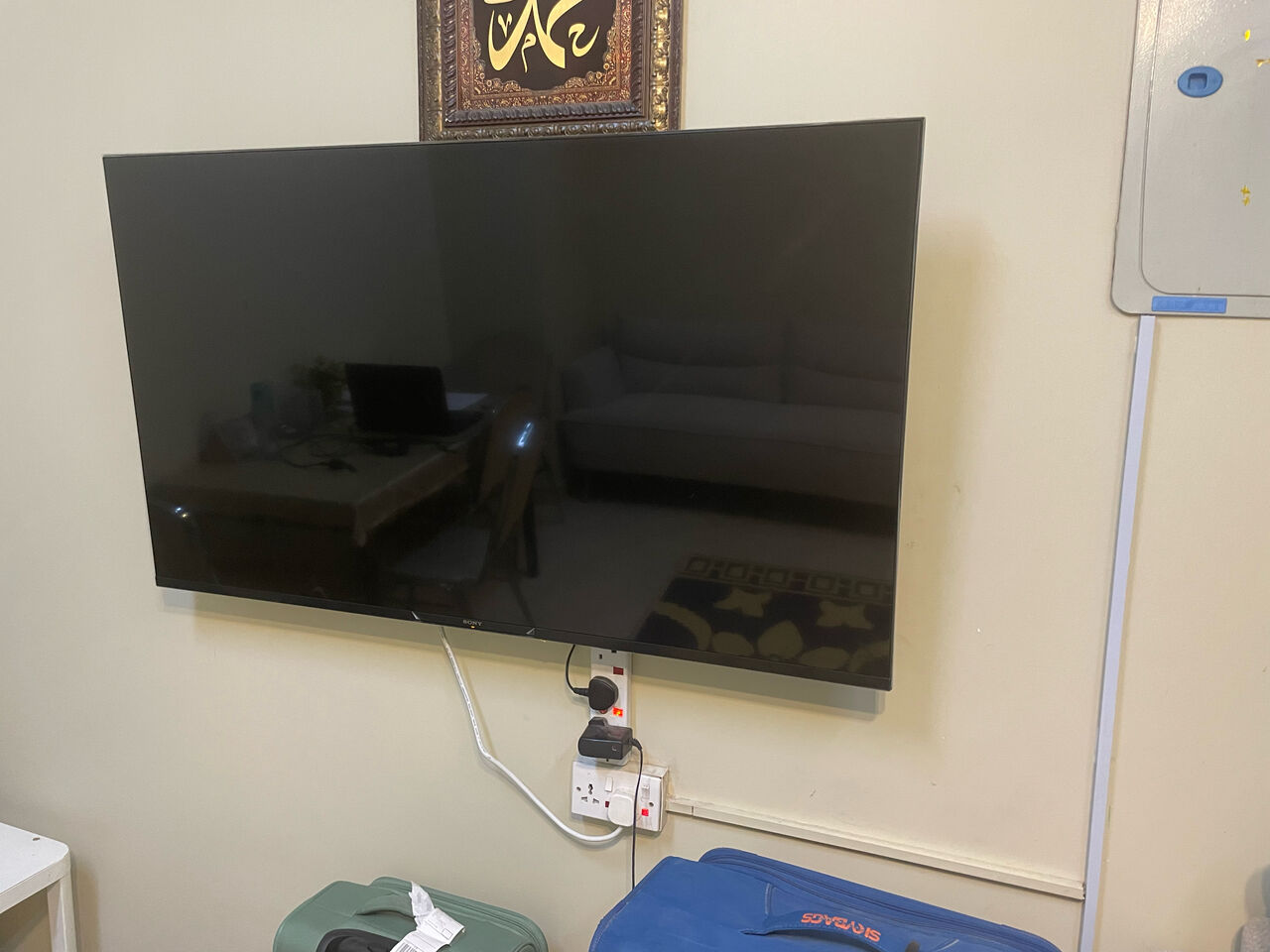 Riyadh, Appliances, SAR 3500,  Sony Smart TV (4K) - []Insert Size, E.g., 55 Inch] - Moving Abroad Sale!