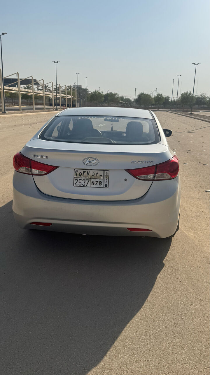 Riyadh, Vehicles, Cars & Trucks , SAR 23500,  Hyundai Elantra,  2013,  Automatic,  175000 KM,  Car For Sale,   &ndash; 23,500/- SAR,  GEAR (BASIC)|