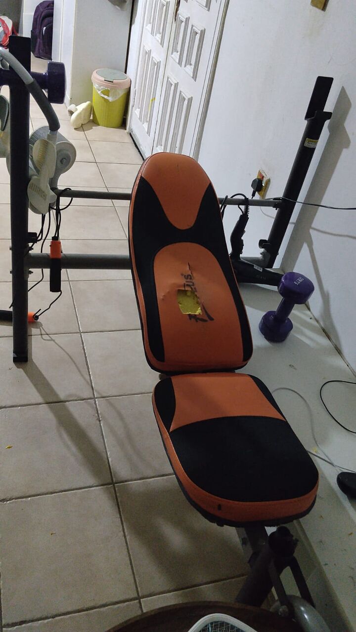 Riyadh, Health & Beauty Items, SAR 150150,  Exercise Bench Along With Two 5kg Dumbles