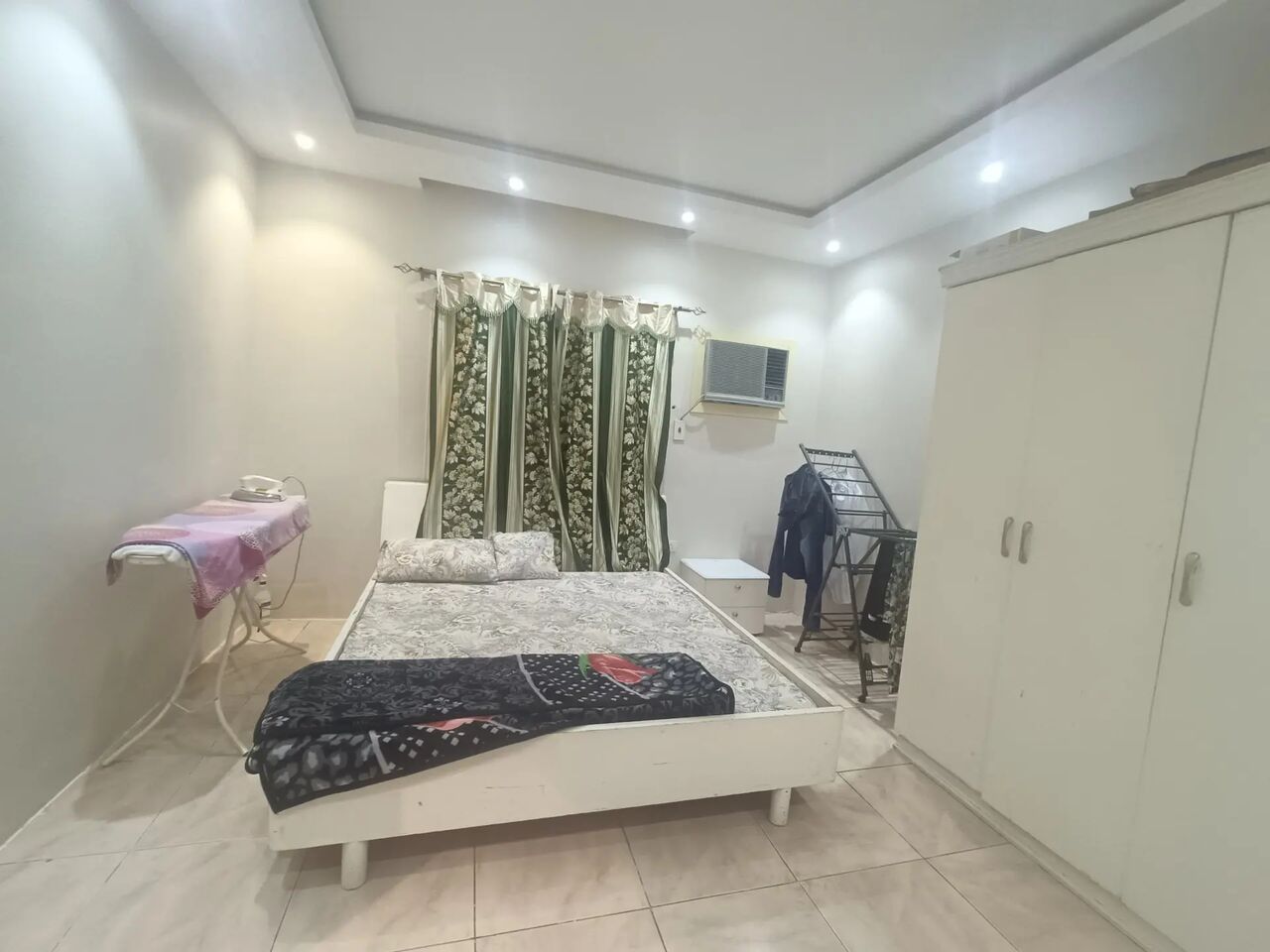 Jeddah, Rooms for Rent, SAR 1200/month,  1200/Month, 1 Furnished Room, AlBawadi ,near Bawadi Market ,Availaible From 1st October 26