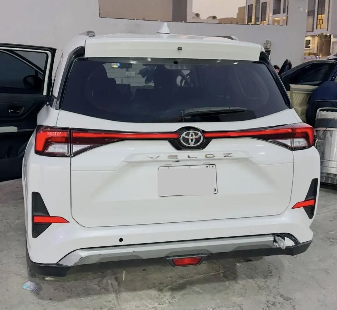 Riyadh, Vehicles, Cars & Trucks , SAR 55000,  Toyota Veloz,  2023,  Automatic,  68000 KM,   , Pearl While Colour For Sale On Cash For Serious Buyers Only