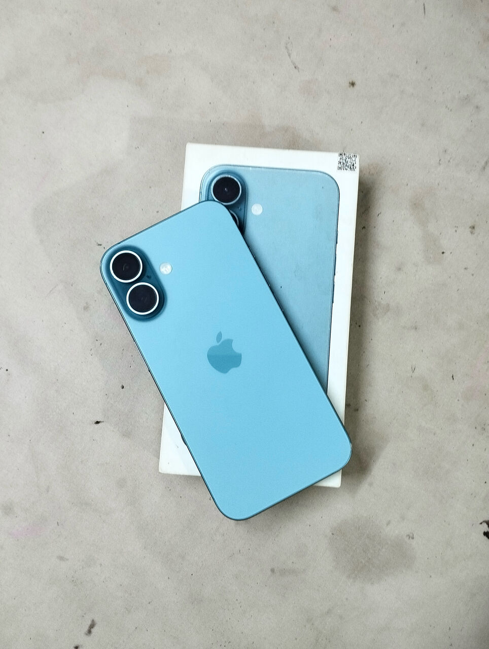 New Delhi, Mobile Phones, INR 69999,  IPhone 16 | 256GB