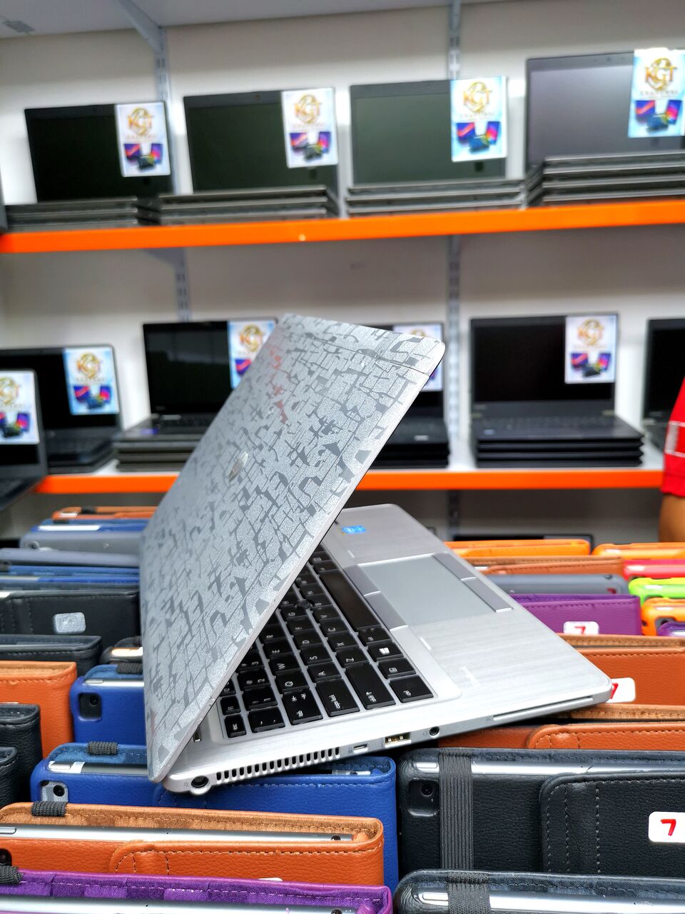 Manama, Computers, BHD 45,  Hp Elitebook Folio Slim Laptop