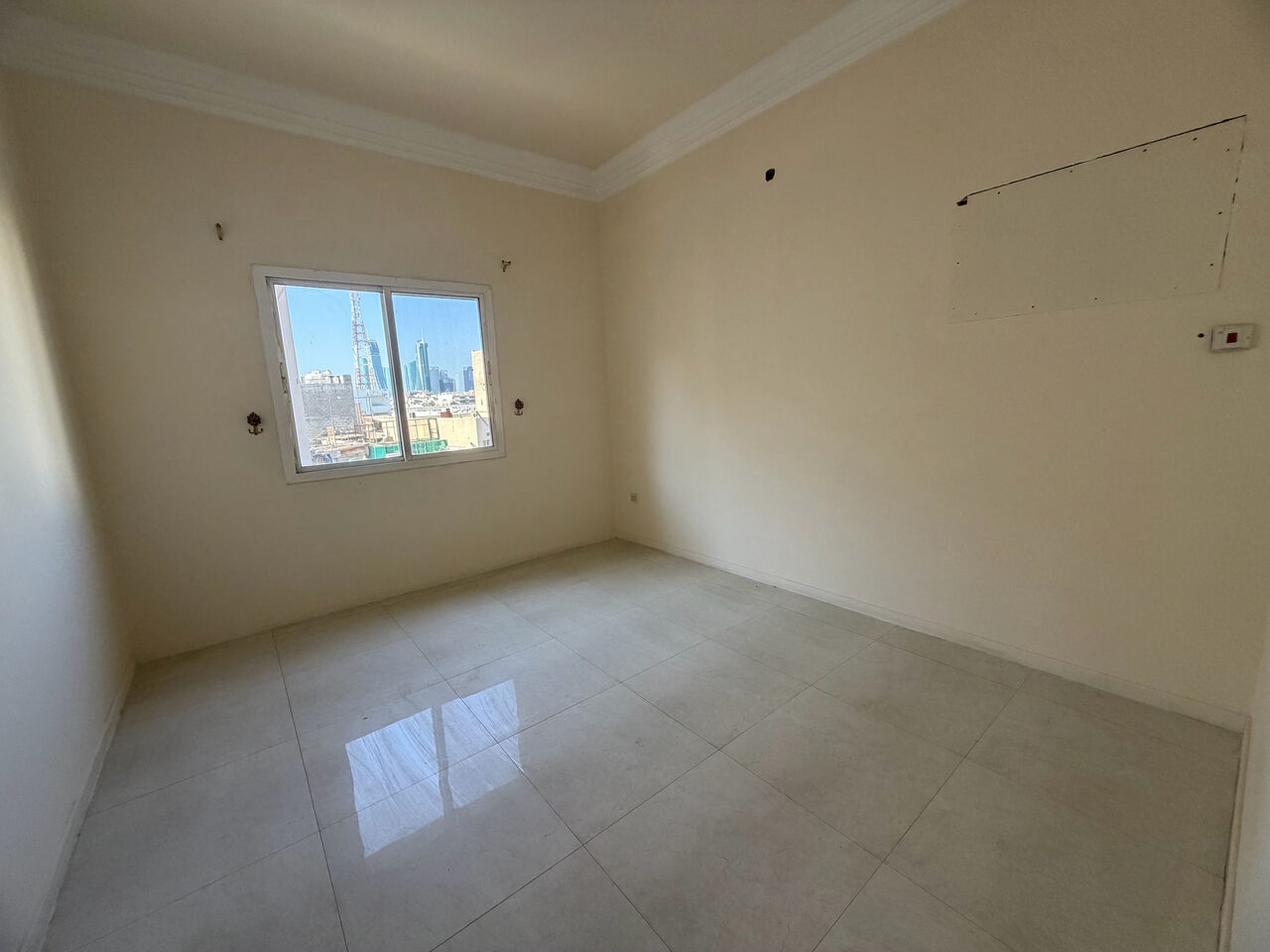 Salmaniya, Apartments, Flats, Houses & Villas, BHD 200/month,  2 BR,  2 Bedroom Flat For Rent Withuot Ewa