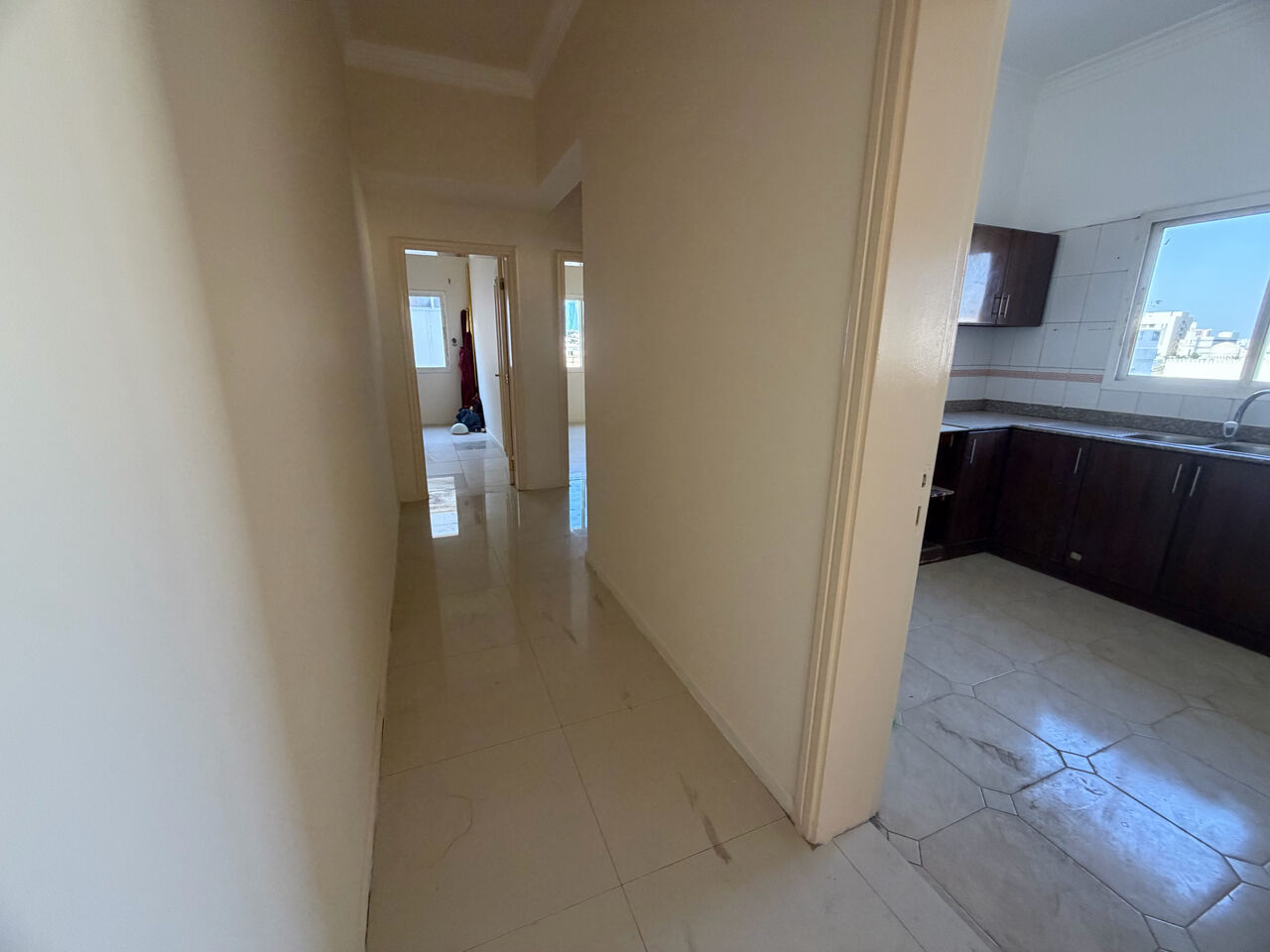 Salmaniya, Apartments, Flats, Houses & Villas, BHD 200/month,  2 BR,  2 Bedroom Flat For Rent Withuot Ewa