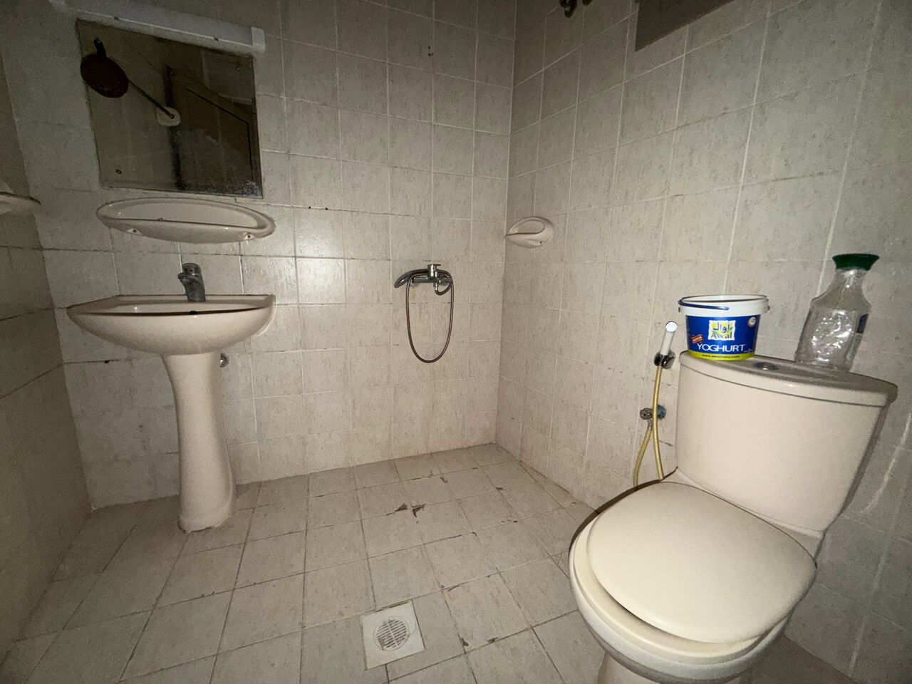 Salmaniya, Apartments, Flats, Houses & Villas, BHD 160/month,  3 BR,  3 Bedroom Flat For Rent Without Ewa