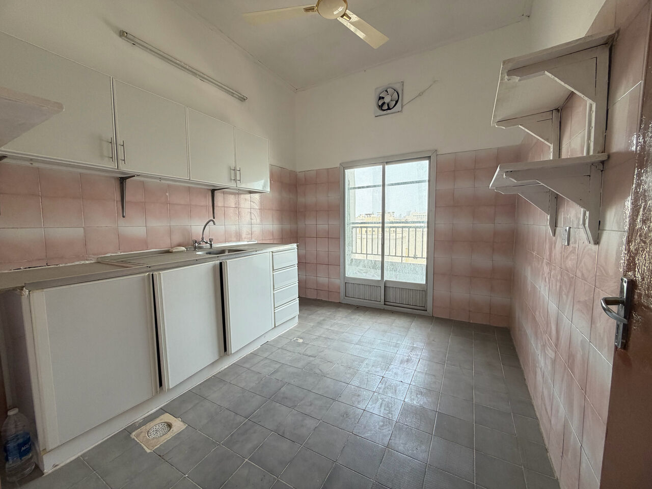 Salmaniya, Apartments, Flats, Houses & Villas, BHD 150/month,  2 BR,  2 Bedroom Flat For Rent Without Ewa