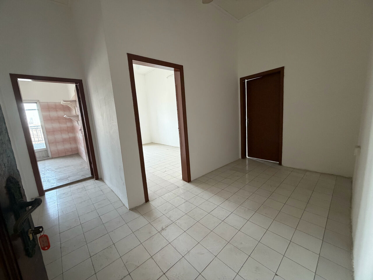 Salmaniya, Apartments, Flats, Houses & Villas, BHD 150/month,  2 BR,  2 Bedroom Flat For Rent Without Ewa