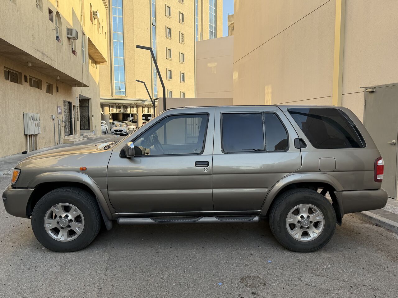 Khobar, Vehicles, Cars & Trucks , SAR 17000,  Nissan Pathfinder,  2001,  Manual,  250000 KM,    For Sale. Perfect Condition