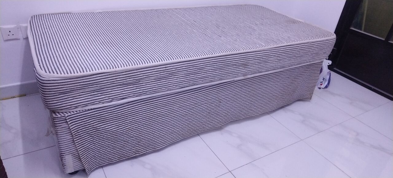 Al Aziziyah, Furniture, SAR 700,  Single Bed With Comfort Mattress & Windows AC