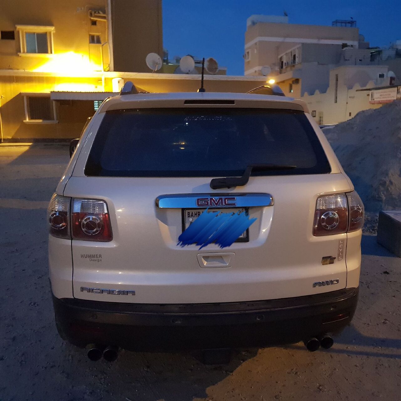 Riffa, Vehicles, Cars & Trucks , BHD 1300,  Gmc Acadia,  2009,  Automatic,  300000 KM,