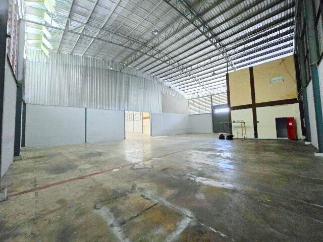 Bangkok, Villas, THB 64999,  150 Sq. Feet,  สนามแบดมินตันศรีธนา 850 ม. นาดี โกดังโร