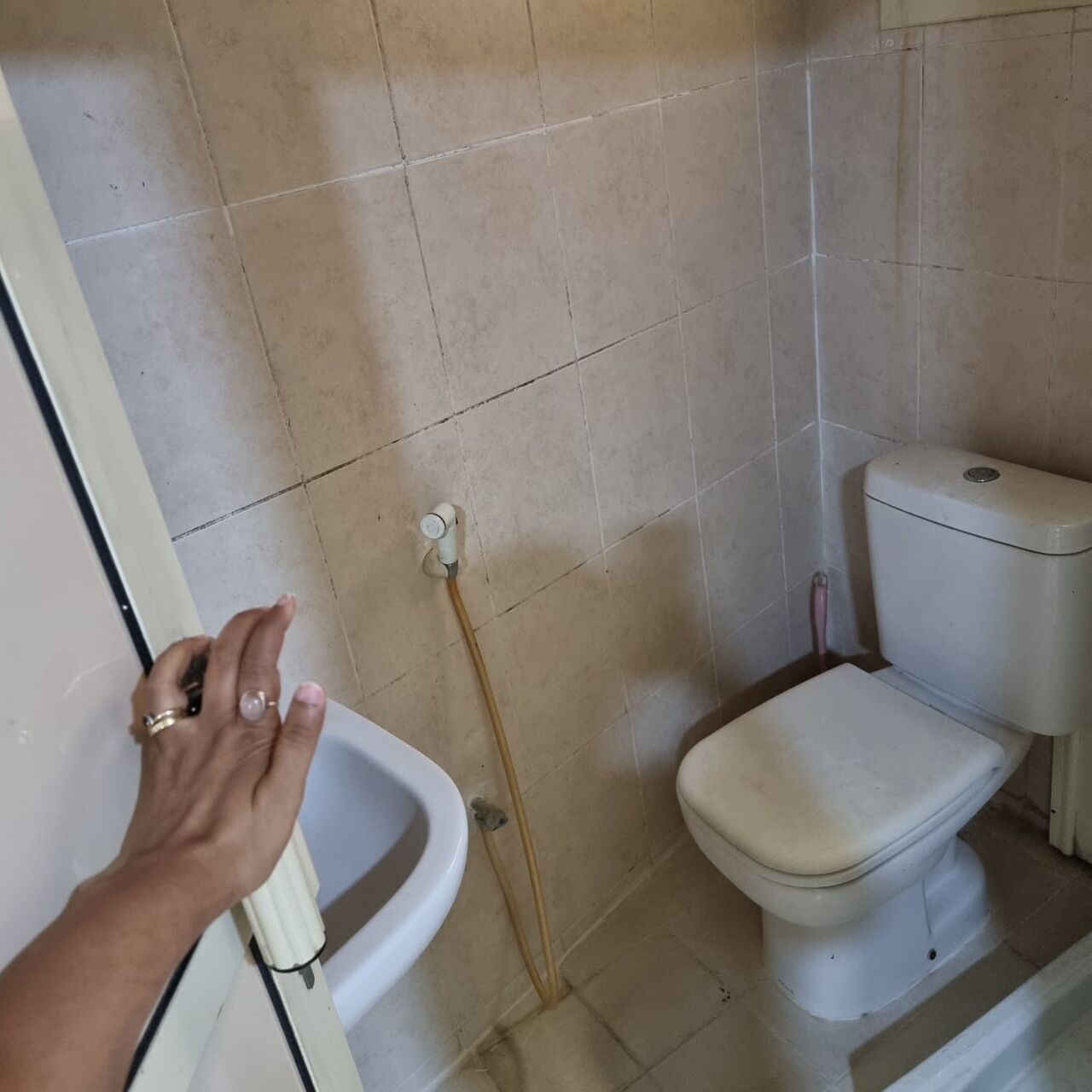 Gudaibiya, Housing Exchanges, BHD 55/month,  A Semi-furnished Sharing Room With Attached Bathroom Is Available