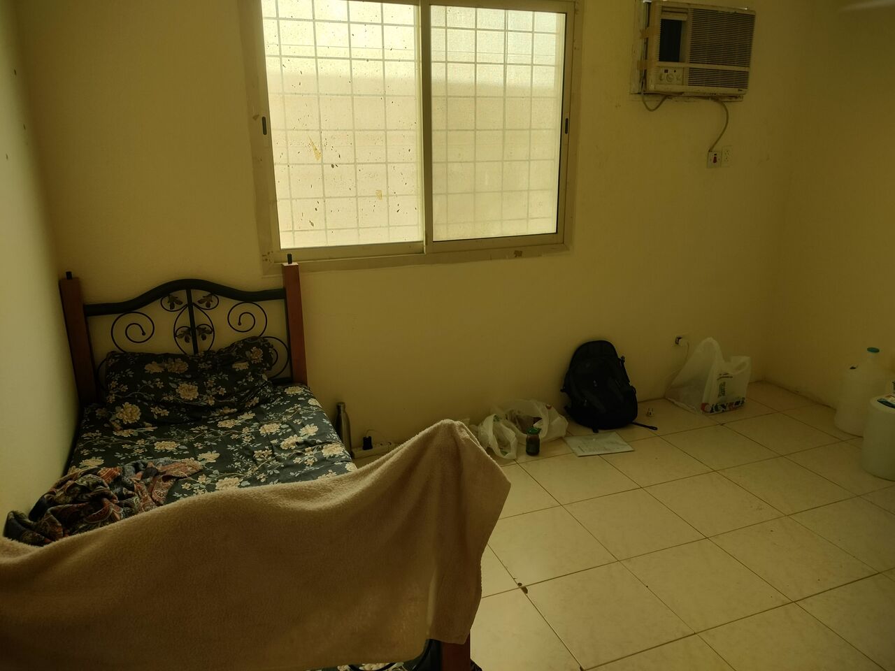 Jubail, Bedspace For Rent, SAR 250/month,  2 Bedspace Availabe For Tamil South Indian Ppl.  250 Sr Per Month Without Electricity