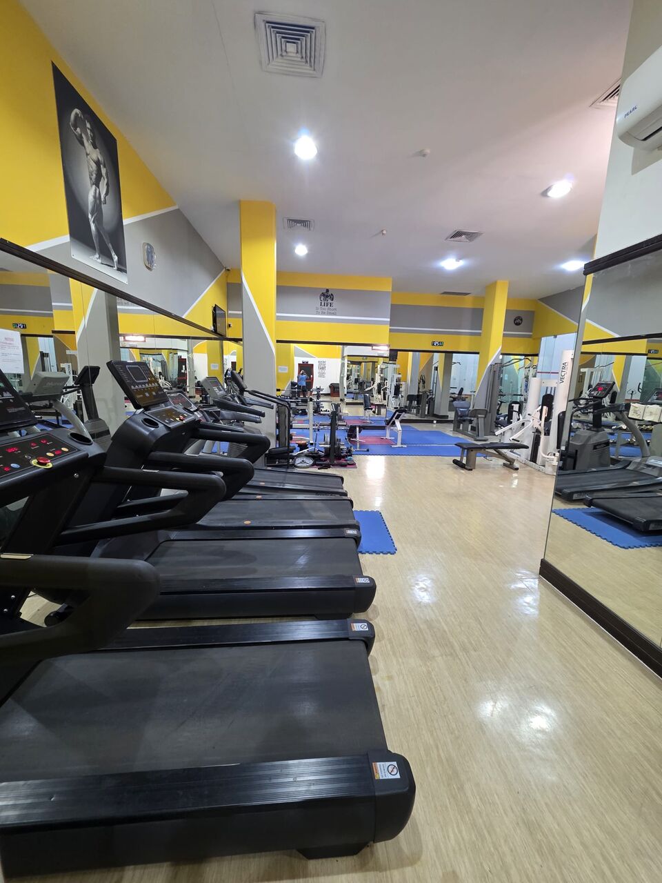 Juffair, Apartments, Flats, Houses & Villas, BHD 400/month,  2 BR,  Flat For Rent In Juffair With EWA