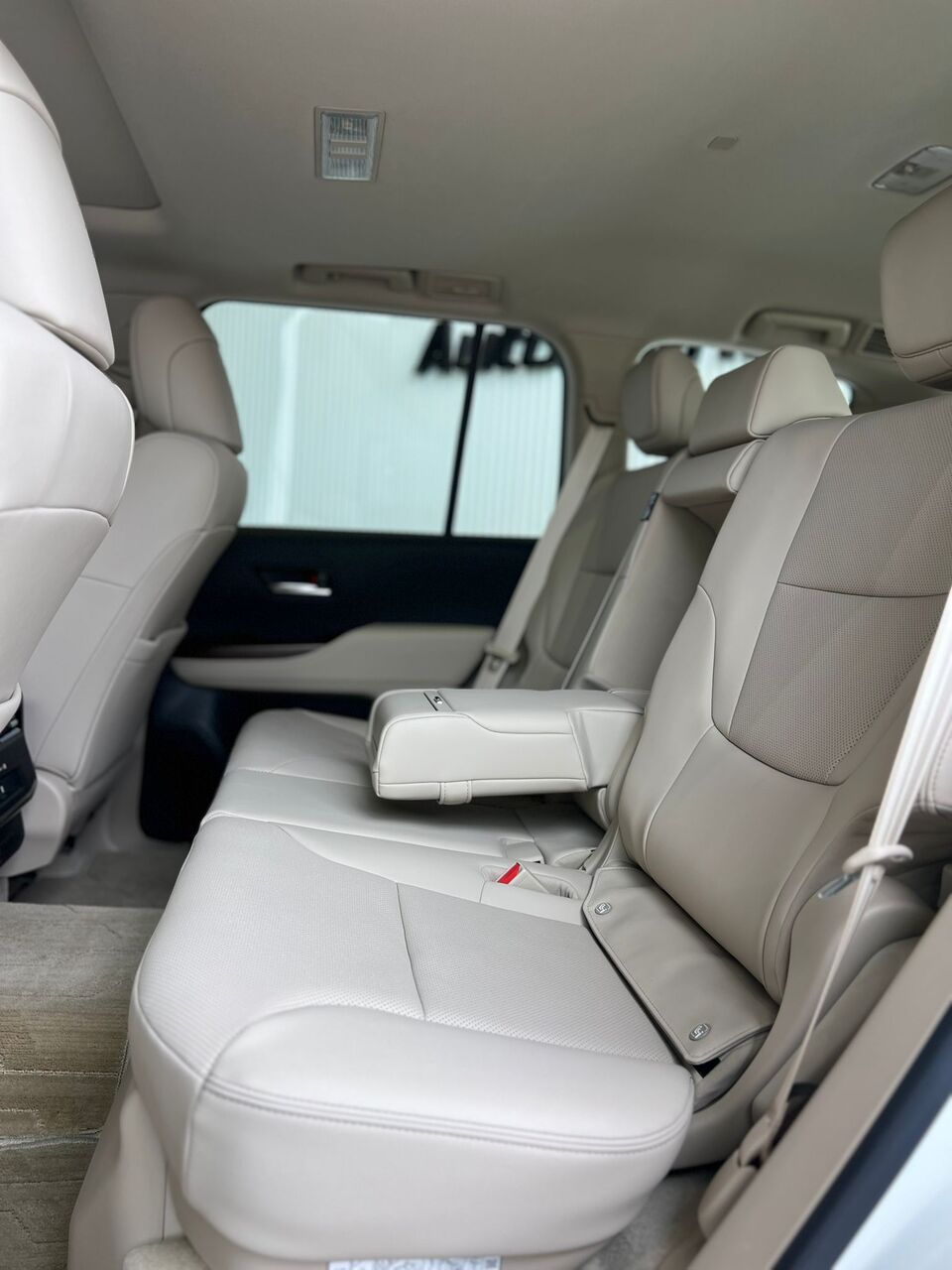 Riffa, Vehicles, Cars & Trucks , BHD 25900,  TOYOTA LAND CRUISER GXR V6 4.0 2025 WHITE,  2025,  Automatic,  18000 KM,