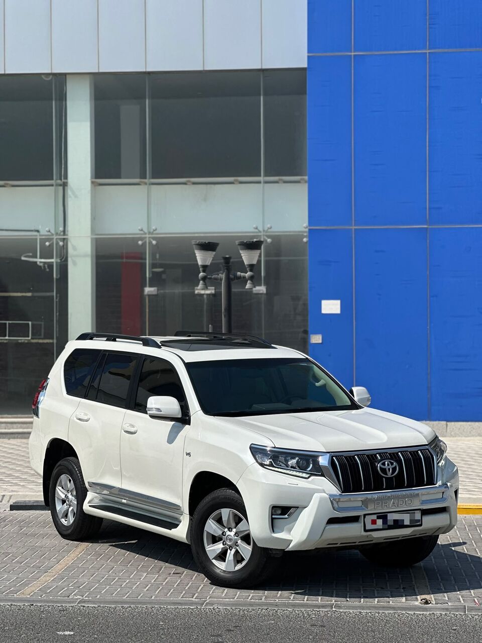 Riffa, Vehicles, Cars & Trucks , BHD 10800,  TOYOTA PRADO TX.L V6 2018 WHITE,  2018,  Automatic,  188000 KM,